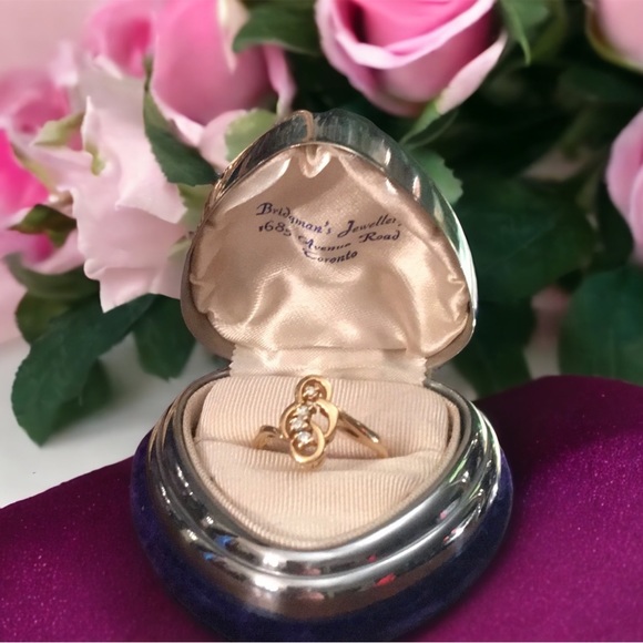 14k Gold Diamond Infinity ring - Picture 2 of 7